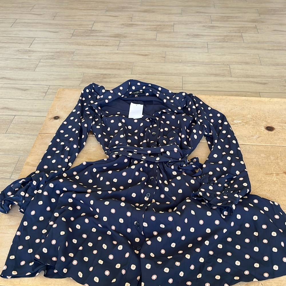 Banana Republic Long Sleeve Navy Print dress. Size 4 NWT